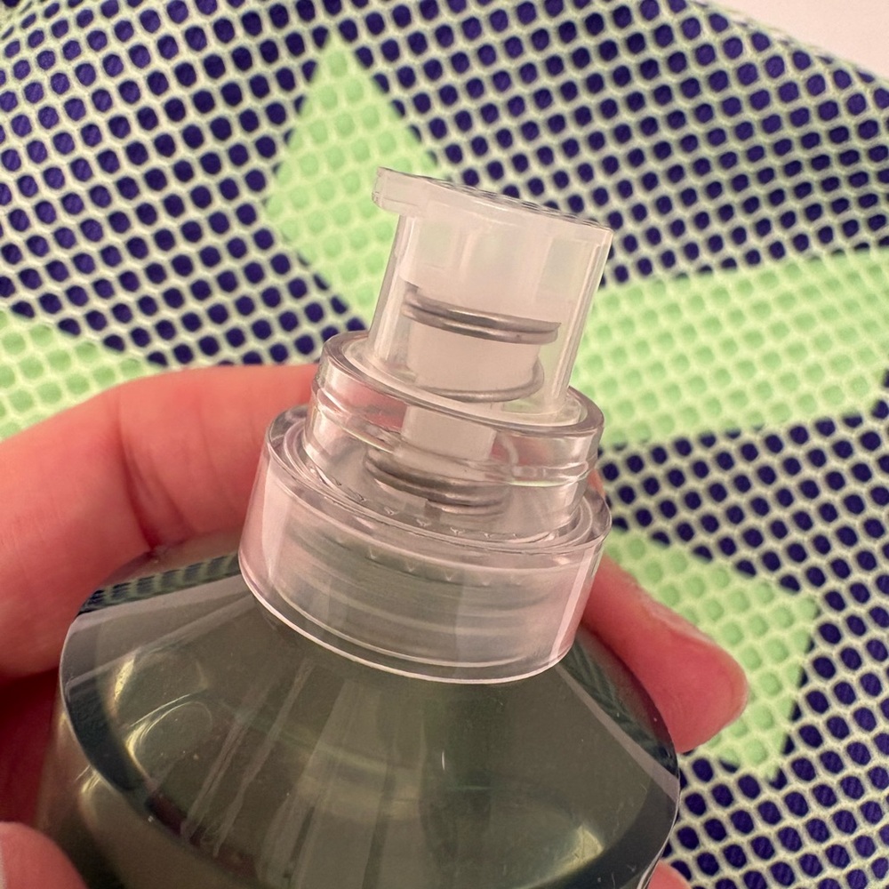 BNWB Milk Makeup hydro primer unused + makeup bag - Picture 6 of 6